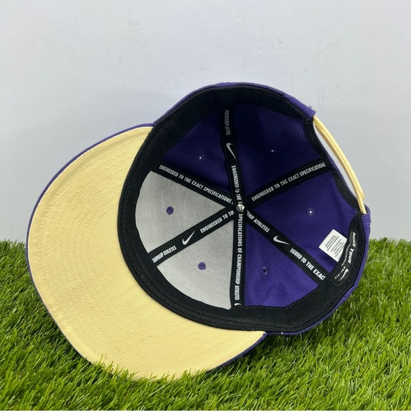 University of Washington Huskies Dawgs Nike True Dri-Fit  Hat Cap - Picture 5 of 7